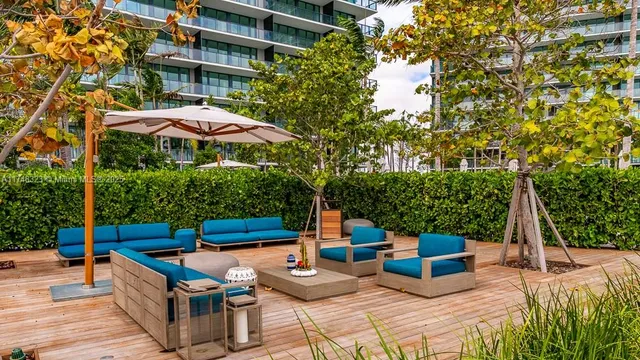 $910,000 | 650 Northeast 32nd Street, Unit 2105, Miami, FL 33137