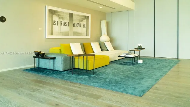 $910,000 | 650 Northeast 32nd Street, Unit 2105, Miami, FL 33137