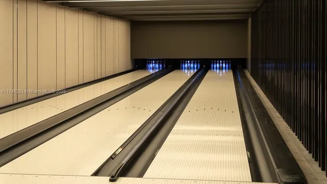 $910,000 | 650 Northeast 32nd Street, Unit 2105, Miami, FL 33137