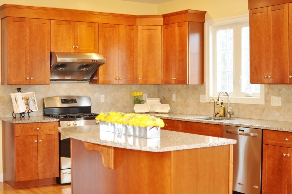27 Liberty Road Bedford, MA 01730 - Photo 6 of 27 Gallery Image 6