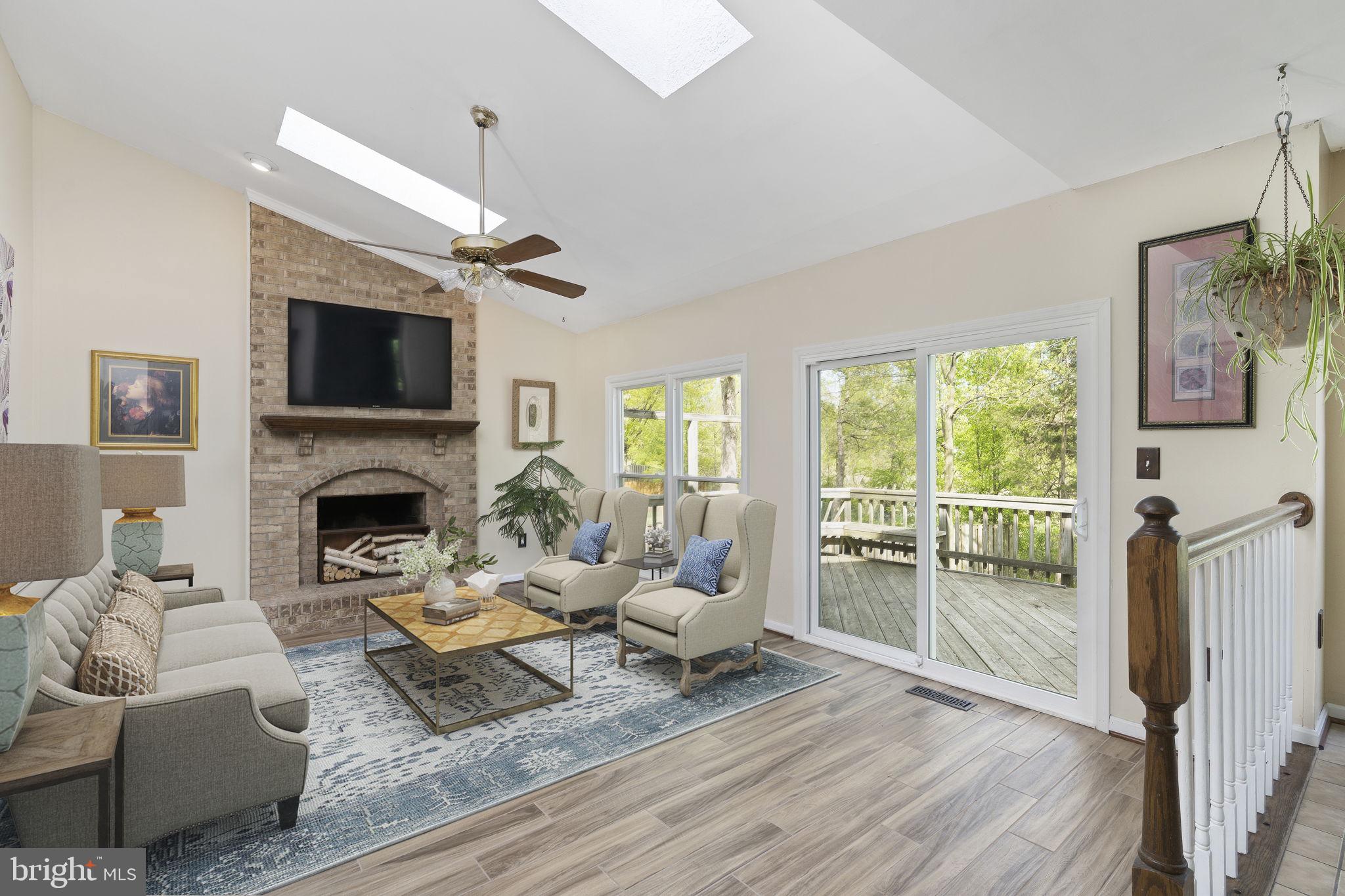 8029 Rocky Run Road Gainesville, VA 20155 - Photo 11 of 30 Living Room