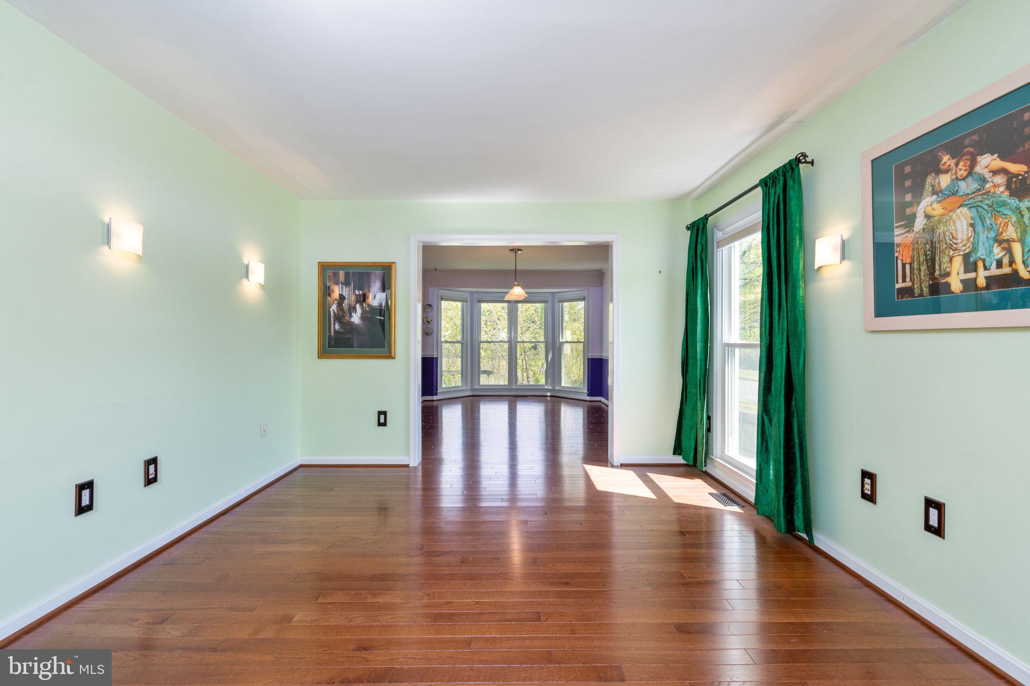 8029 Rocky Run Road Gainesville, VA 20155 - Photo 4 of 30 Living Room