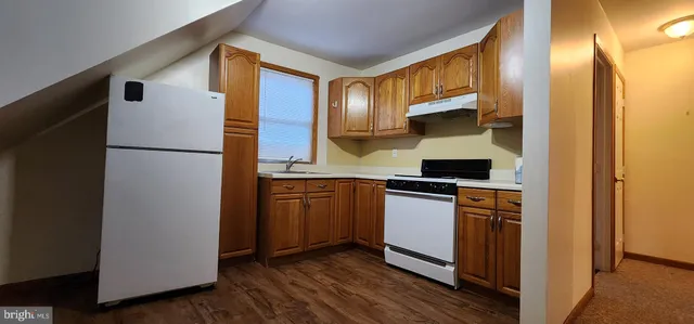 $1,200 | 209 East Montgomery Avenue, Hatboro, PA 19040