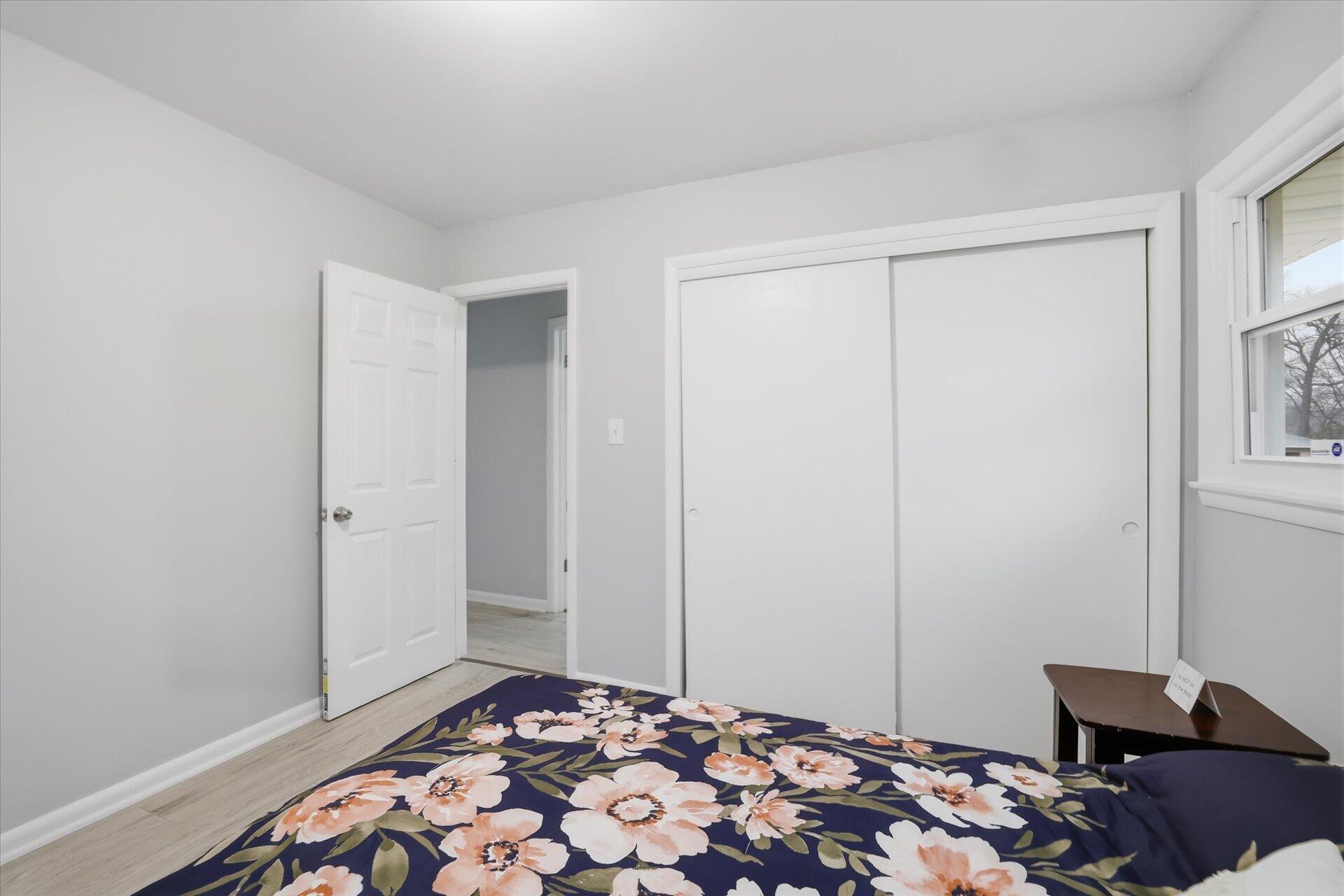 4979 West Dean Road Milwaukee, WI 53223 - Photo 13 of 30 15-015_ACAM6191