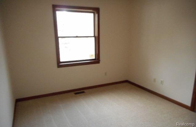3565 Gregory Road Lake Orion, MI 48359 - Photo 31 of 39 DSCN3412.jpg