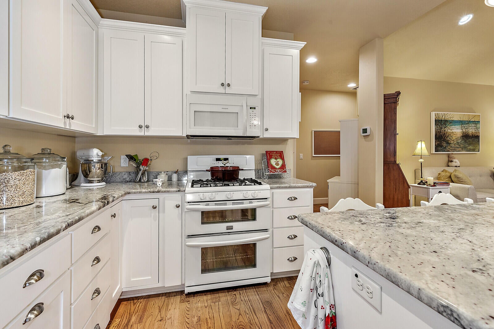 676 Grouse Ridge Drive Central Point, OR 97502 - Photo 14 of 44 18_GR_18_mls