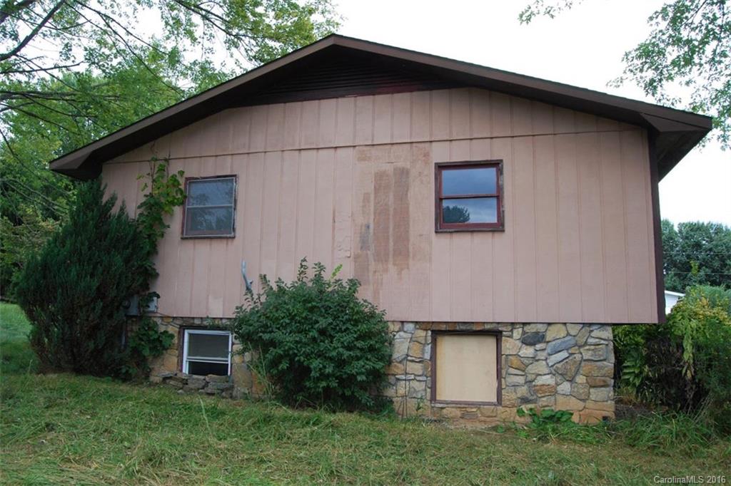 765 St Pauls Road Hendersonville, NC 28792 - Photo 2 of 10 Gallery Image 2