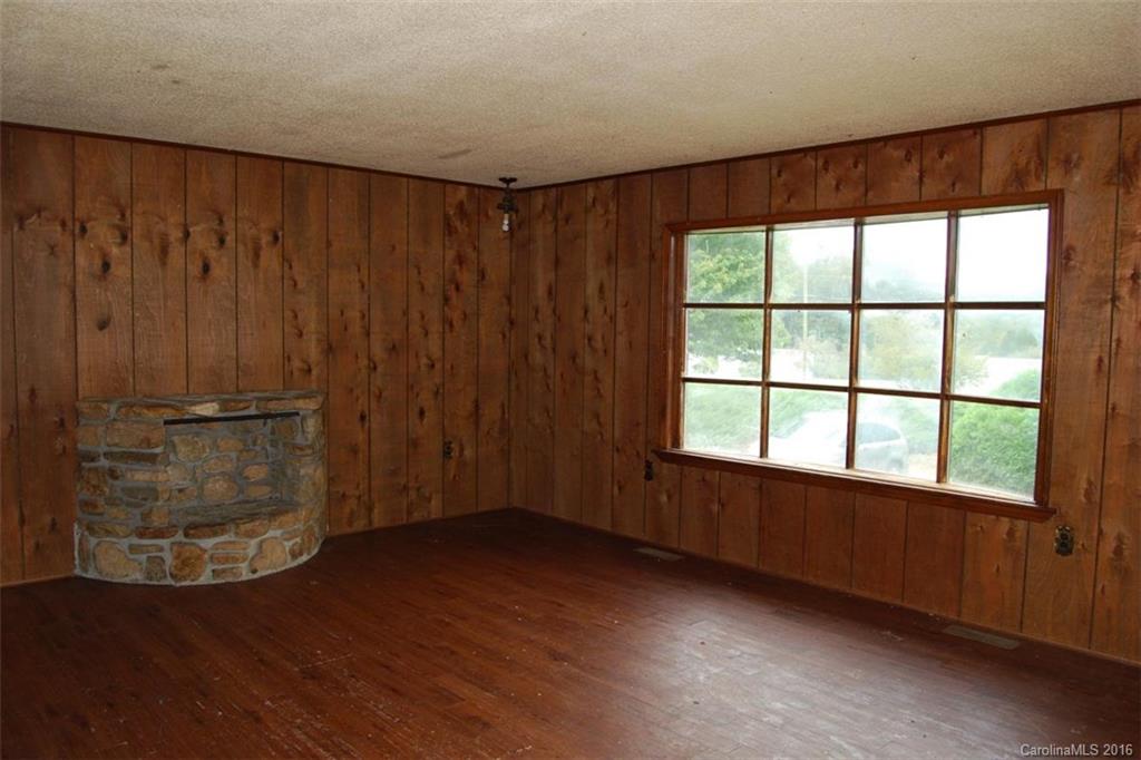 765 St Pauls Road Hendersonville, NC 28792 - Photo 5 of 10 Gallery Image 5
