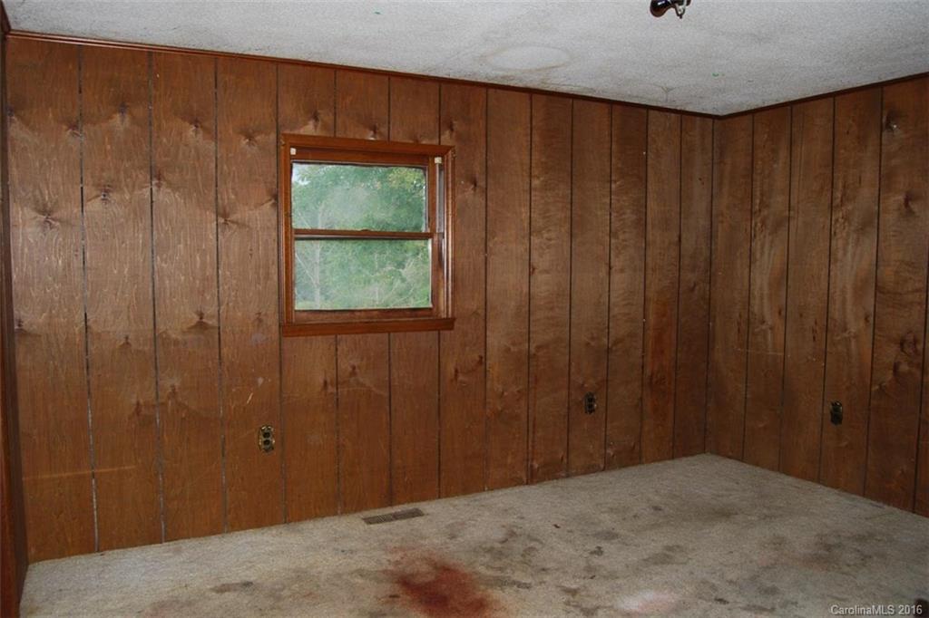 765 St Pauls Road Hendersonville, NC 28792 - Photo 8 of 10 Gallery Image 8