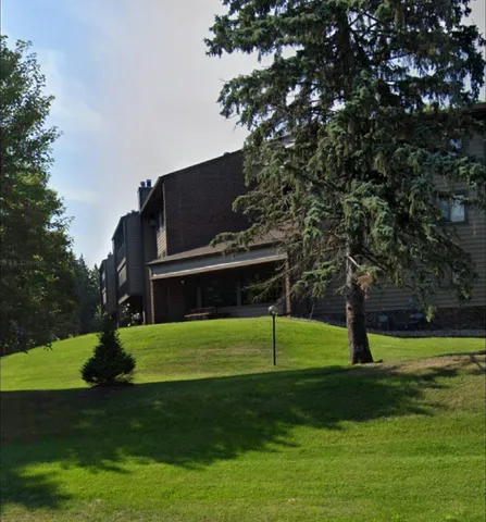 $2,000 | 7301 West 101st Street, Unit 102, Bloomington, MN 55438