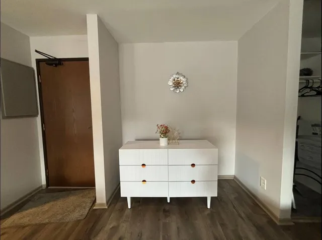 $2,000 | 7301 West 101st Street, Unit 102, Bloomington, MN 55438