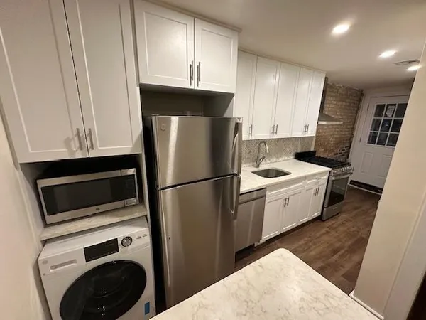 $2,000 | 173 Oakland Avenue, Jersey City, NJ 07306