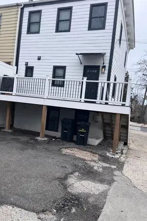 $2,000 | 173 Oakland Avenue, Unit LOWER LEVEL, Jersey City, NJ 07306