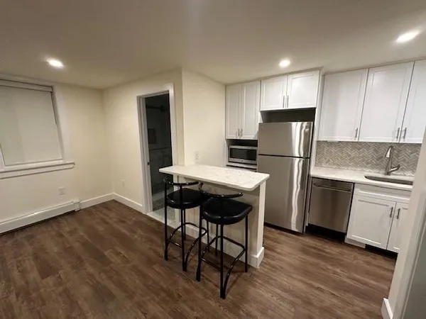 $2,000 | 173 Oakland Avenue, Unit LOWER LEVEL, Jersey City, NJ 07306
