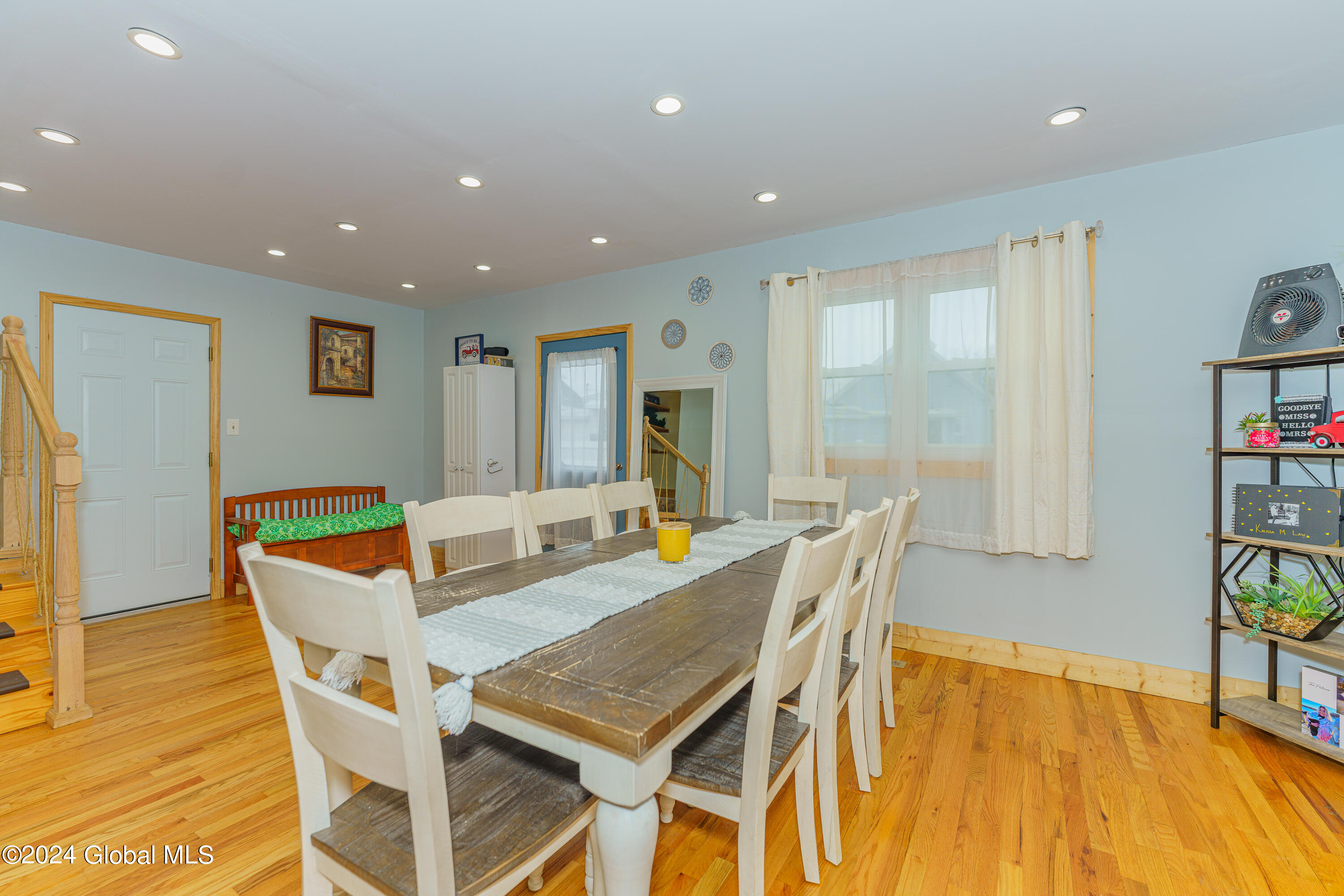 350 Princetown Road Rotterdam, NY 12306 - Photo 15 of 33 4 Diningroom 2