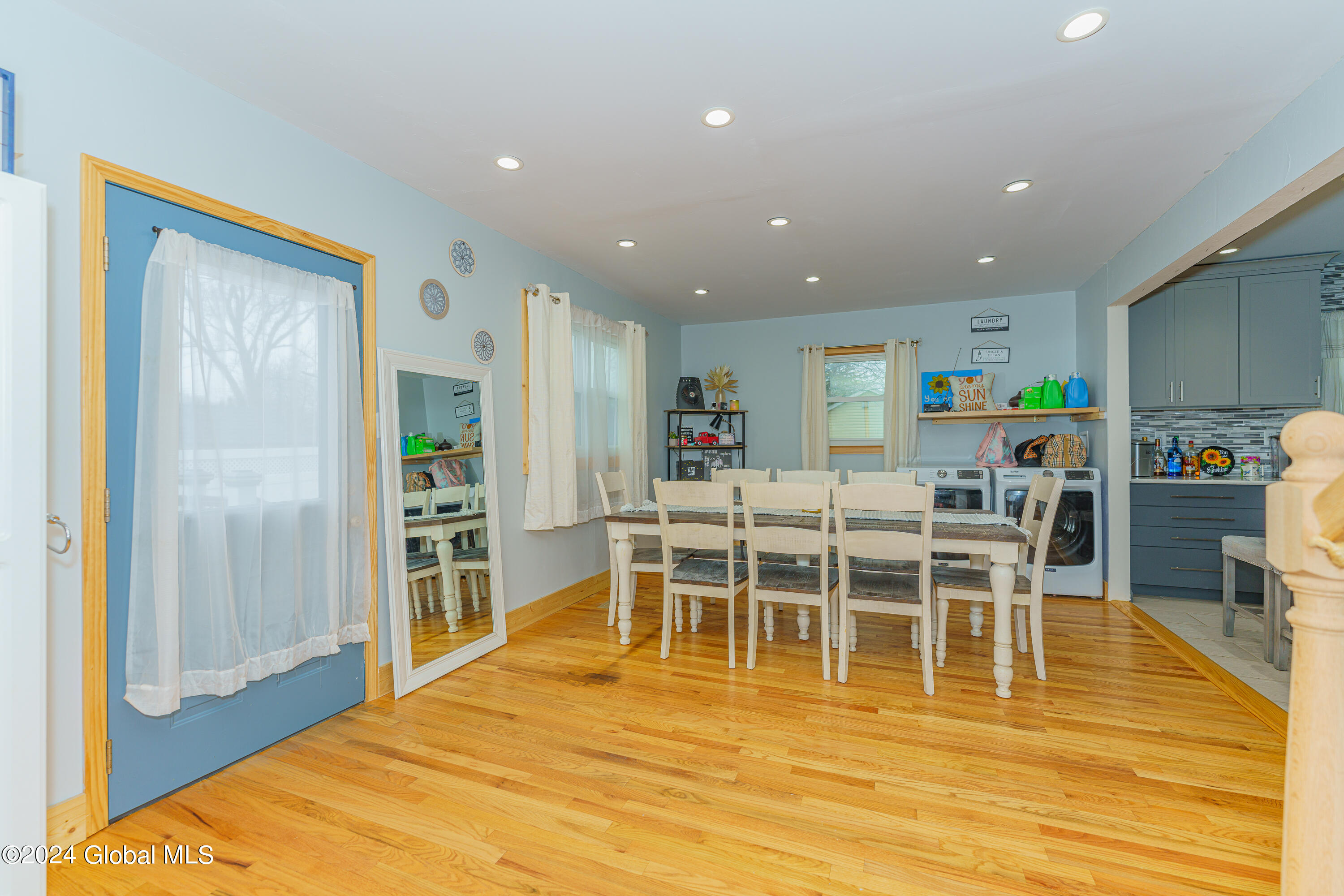 350 Princetown Road Rotterdam, NY 12306 - Photo 18 of 33 4 Diningroom 5