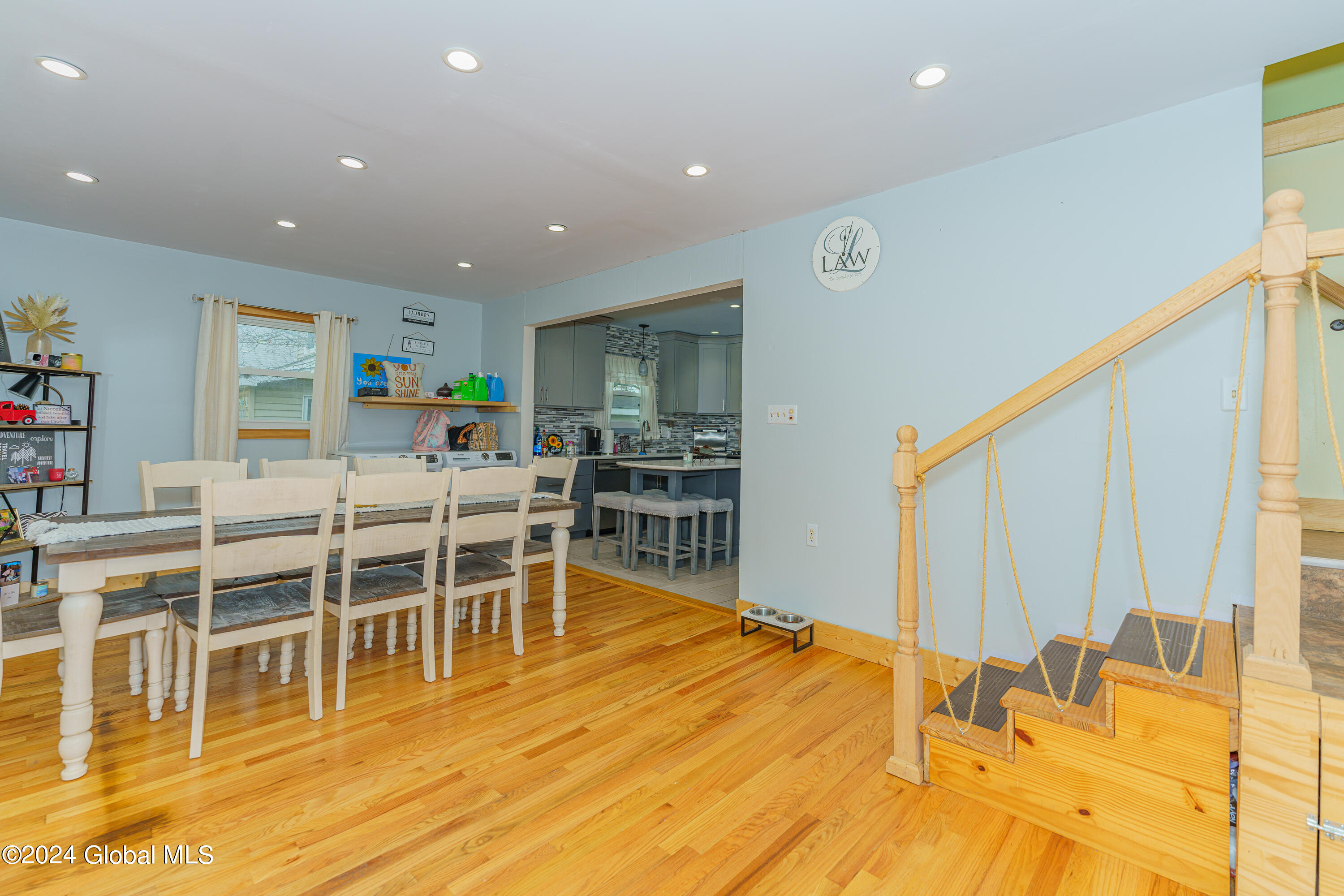 350 Princetown Road Rotterdam, NY 12306 - Photo 19 of 33 4 Diningroom 6