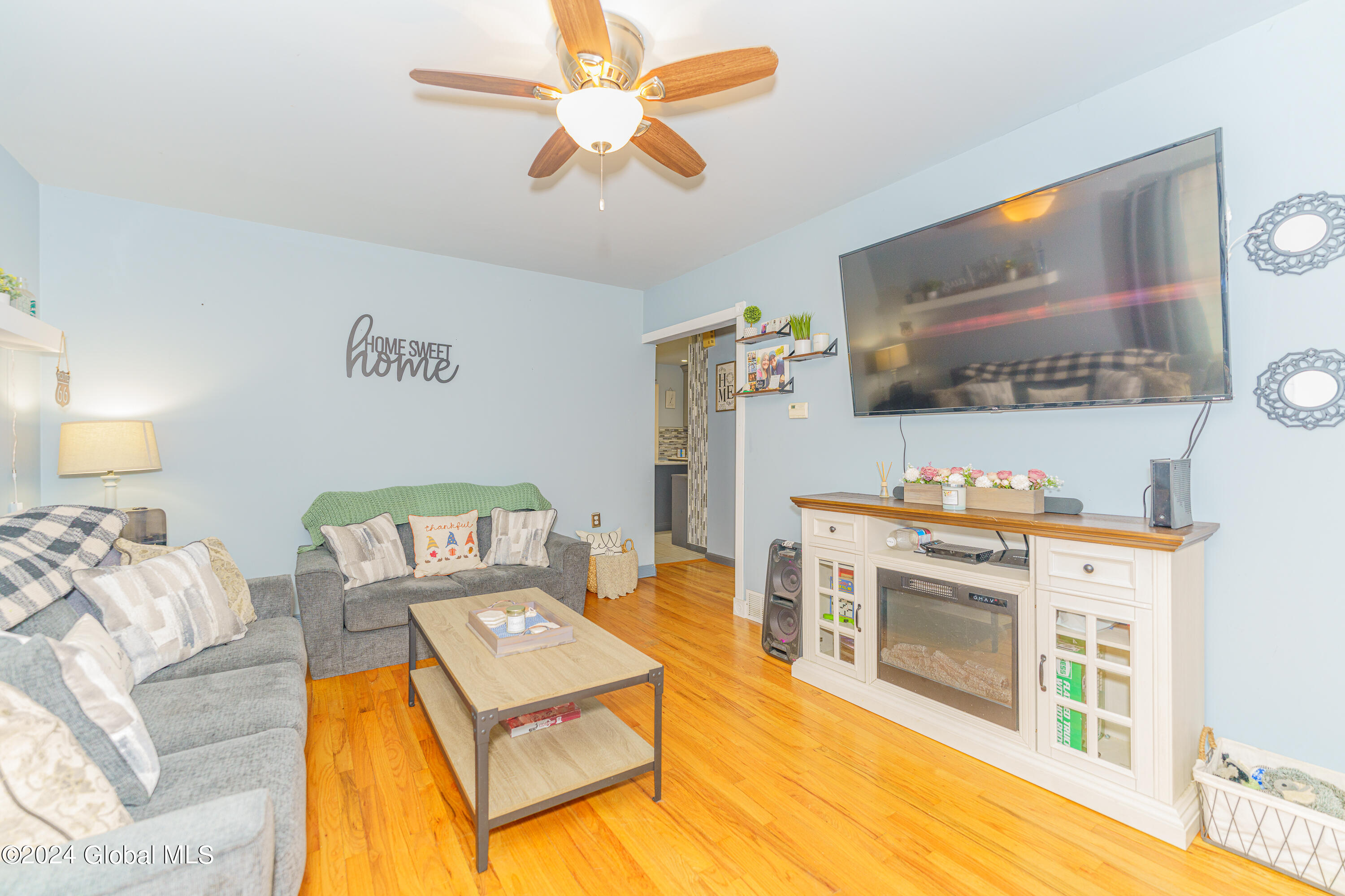 350 Princetown Road Rotterdam, NY 12306 - Photo 8 of 33 2 Livingroom 3