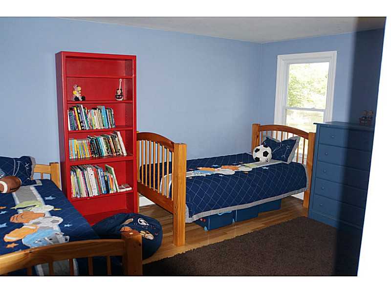 21 Pinetop Road Barrington, RI 02806 - Photo 13 of 22 Bedroom.