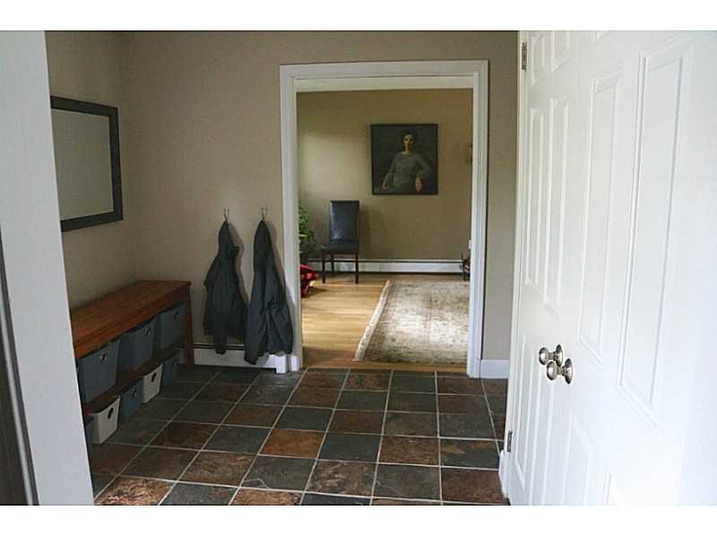 21 Pinetop Road Barrington, RI 02806 - Photo 6 of 22 Entry.