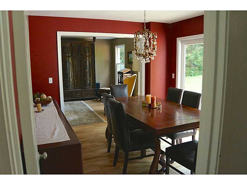 21 Pinetop Road Barrington, RI 02806 - Photo 10 of 22 Dining Room.