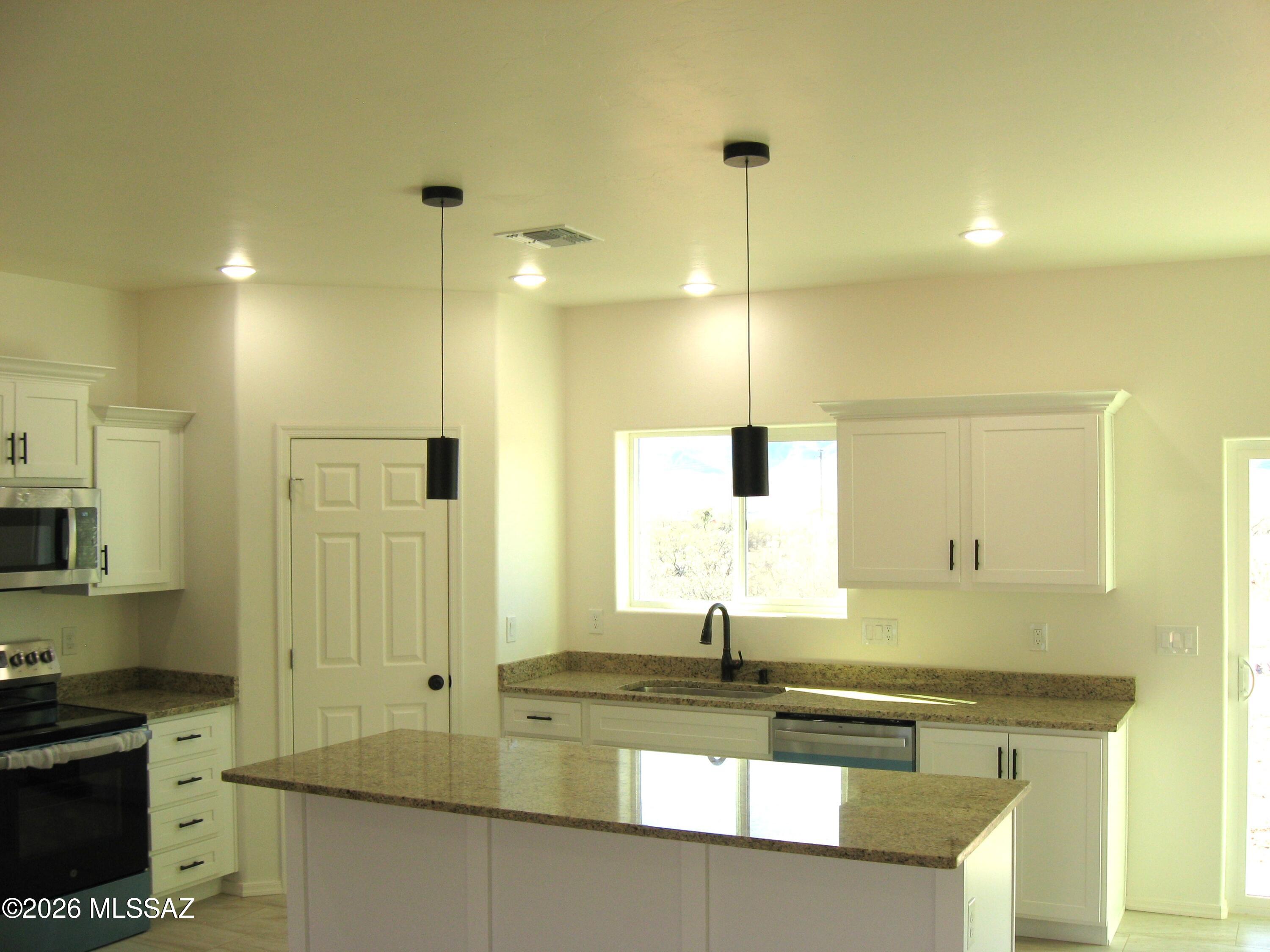 1732 Faro Court Rio Rico, AZ 85648 - Photo 7 of 43