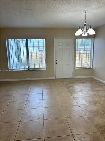 $3,500 | 956 Northeast 80th Street, Miami, FL 33138