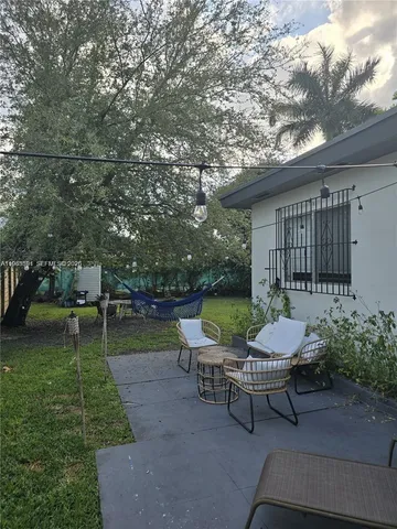 $3,500 | 956 Northeast 80th Street, Miami, FL 33138