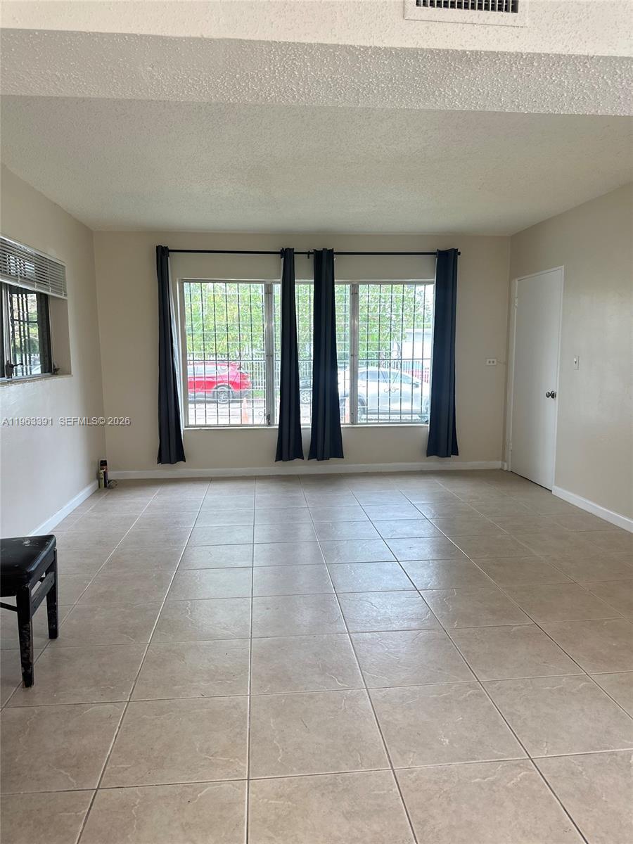 956 Northeast 80th Street Miami, FL 33138 - Photo 6 of 24