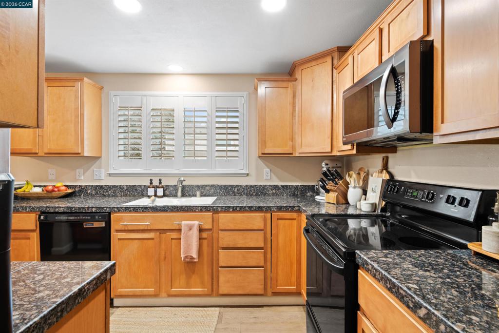 2721-2721 Oak Road, Unit L Walnut Creek, CA 94597 - Photo 4 of 25