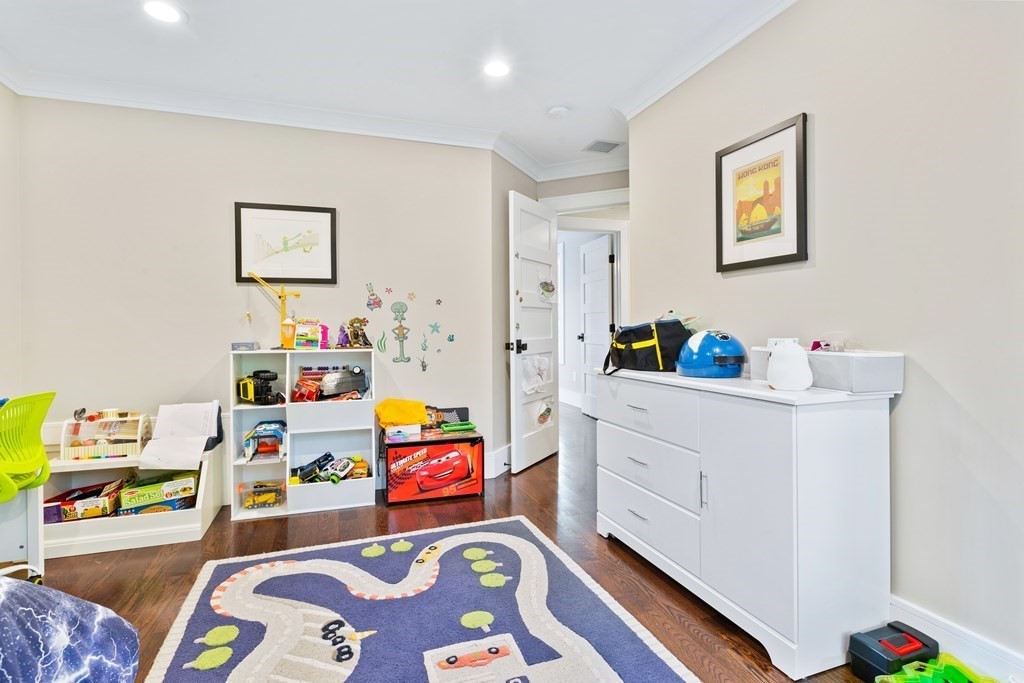 41 Chesley Road, Unit 2 Newton, MA 02459 - Photo 16 of 31