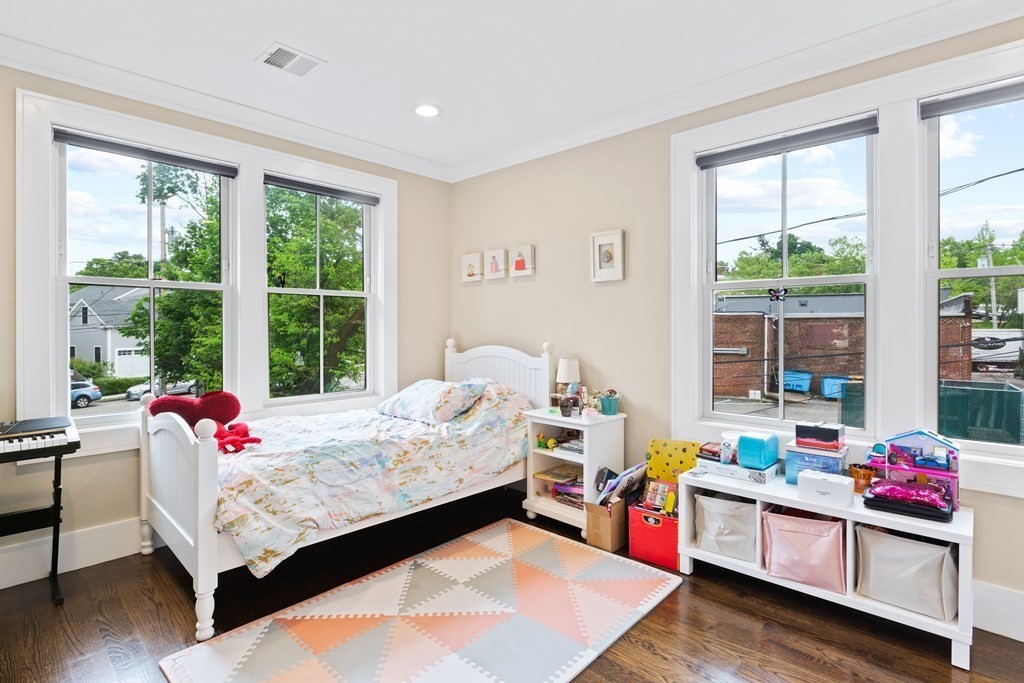 41 Chesley Road, Unit 2 Newton, MA 02459 - Photo 17 of 31