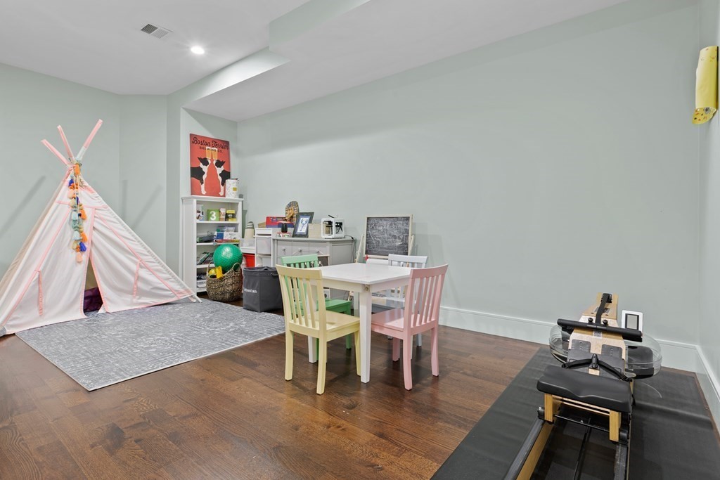 41 Chesley Road, Unit 2 Newton, MA 02459 - Photo 23 of 31