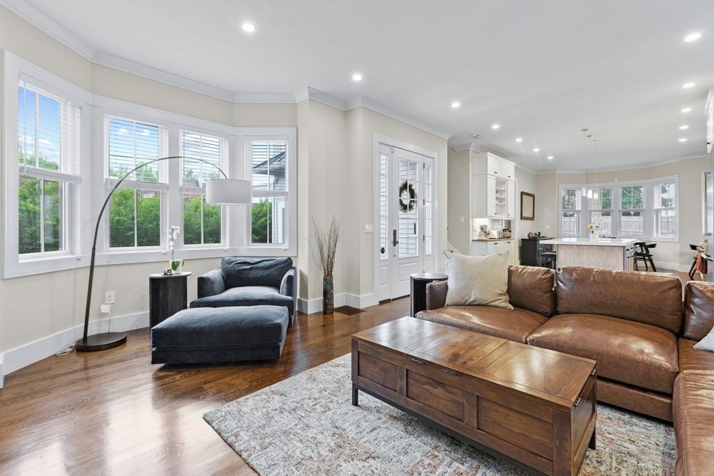 41 Chesley Road, Unit 2 Newton, MA 02459 - Photo 8 of 31