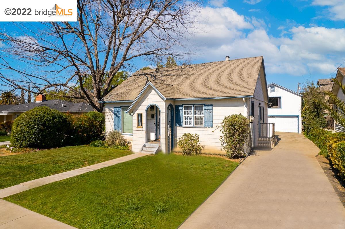 2833 Sinclair Avenue Concord, CA 94519 - Photo 1 of 1 front view of a house with a yard