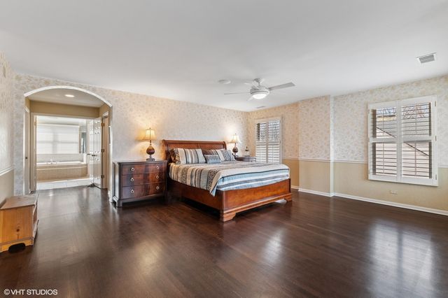 $930,000 | 127 Leonard Wood North, Highland Park, IL 60035