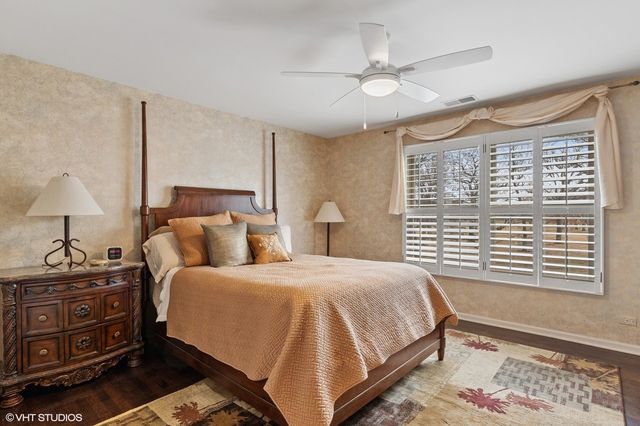 $930,000 | 127 Leonard Wood North, Highland Park, IL 60035