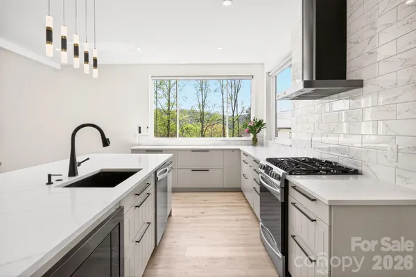 $1,175,000 | 50 Carden Drive, Weaverville, NC 28787