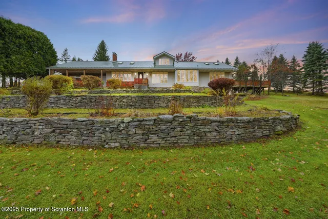 $695,000 | 11 Mizianty Lane, Waymart, PA 18472