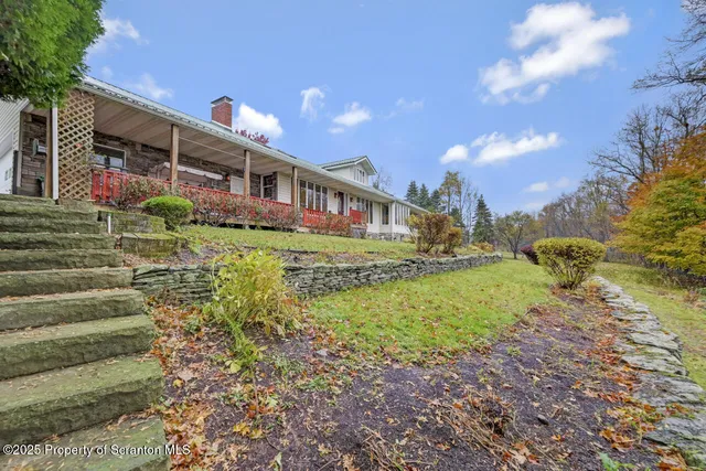 $695,000 | 11 Mizianty Lane, Waymart, PA 18472