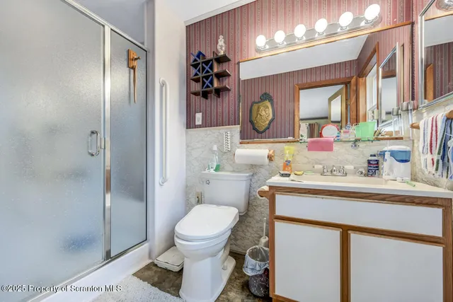 $695,000 | 11 Mizianty Lane, Waymart, PA 18472