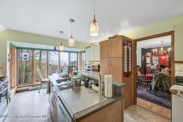 $695,000 | 11 Mizianty Lane, Waymart, PA 18472