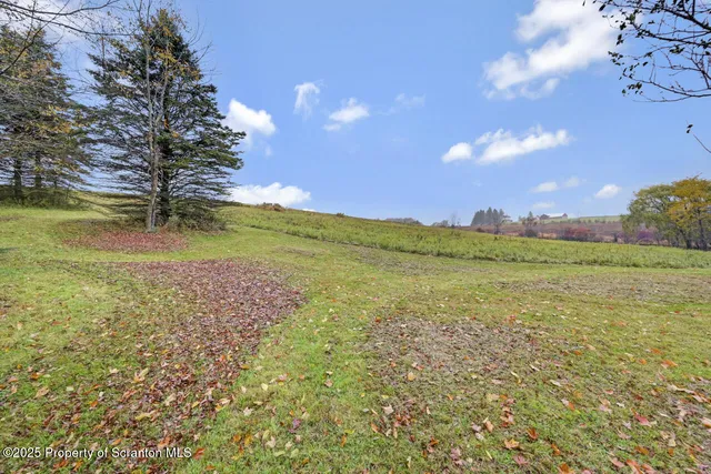 $695,000 | 11 Mizianty Lane, Waymart, PA 18472