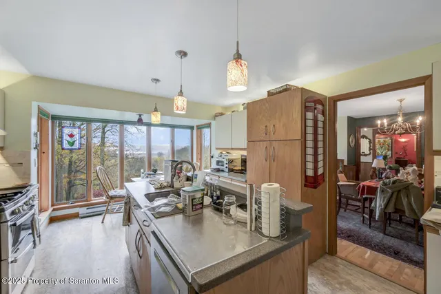 $695,000 | 11 Mizianty Lane, Waymart, PA 18472