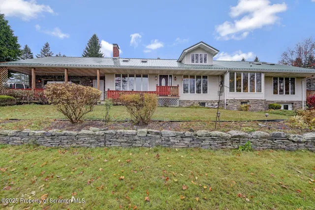 $695,000 | 11 Mizianty Lane, Waymart, PA 18472