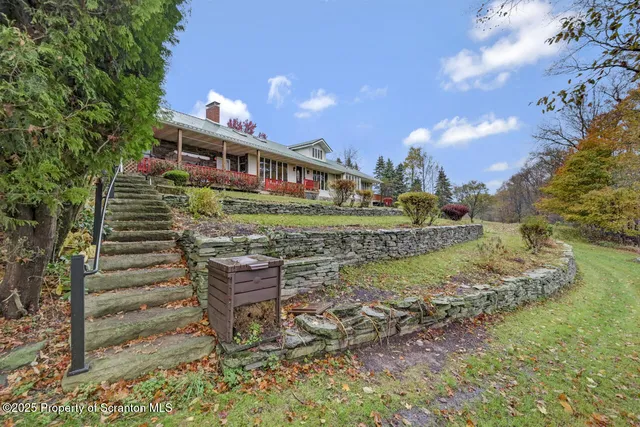 $695,000 | 11 Mizianty Lane, Waymart, PA 18472