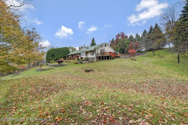 $695,000 | 11 Mizianty Lane, Waymart, PA 18472