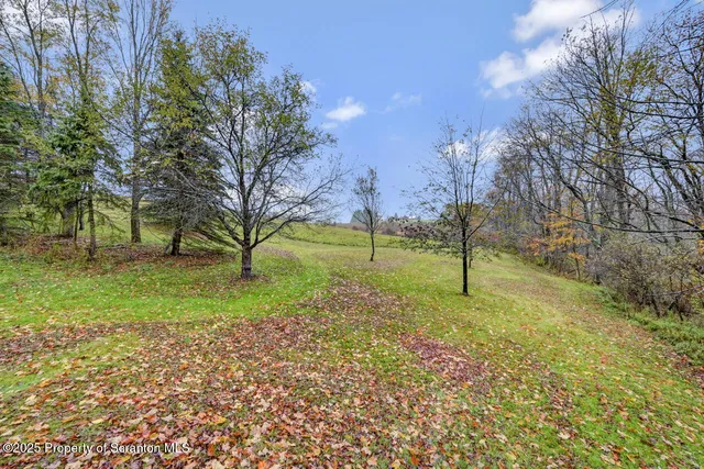 $695,000 | 11 Mizianty Lane, Waymart, PA 18472