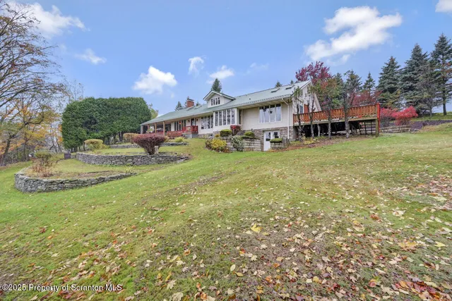 $695,000 | 11 Mizianty Lane, Waymart, PA 18472