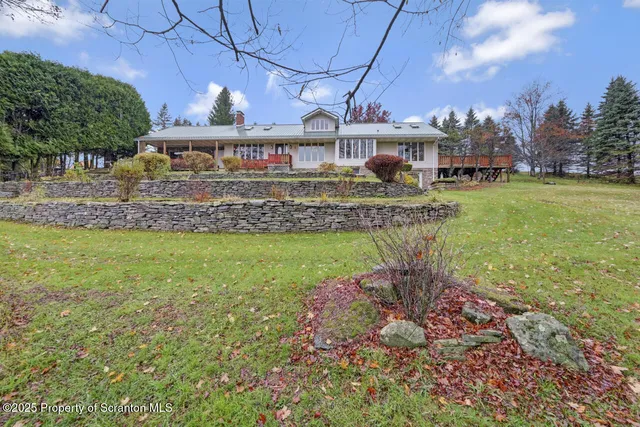 $695,000 | 11 Mizianty Lane, Waymart, PA 18472